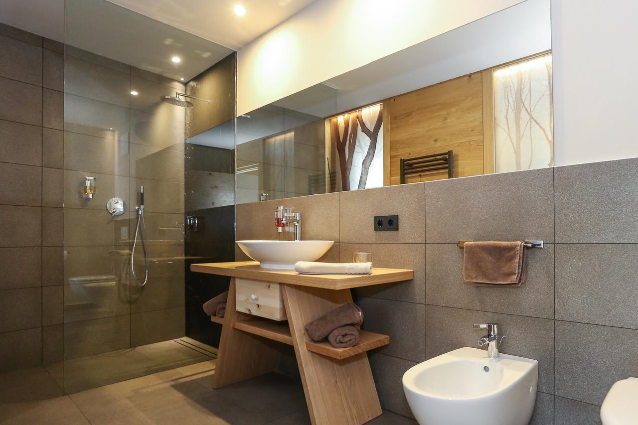Hotel Gasthof Hoellriegl Sarentino Chambre photo