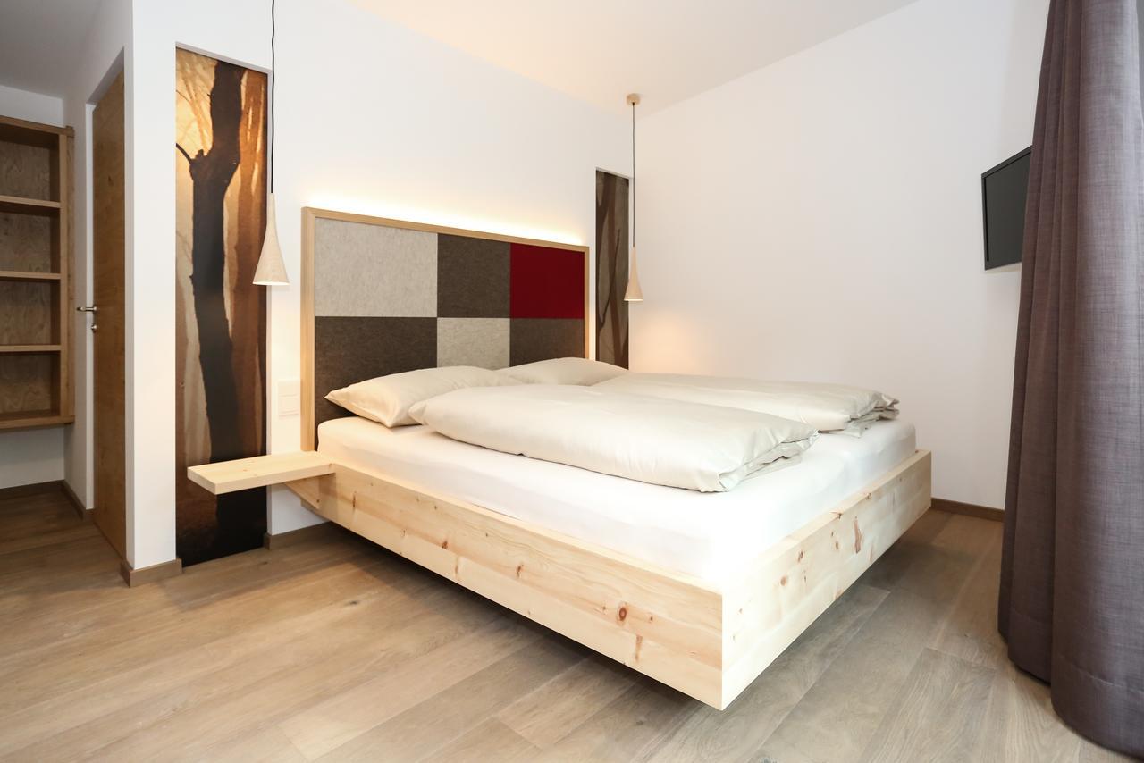 Hotel Gasthof Hoellriegl Sarentino Chambre photo