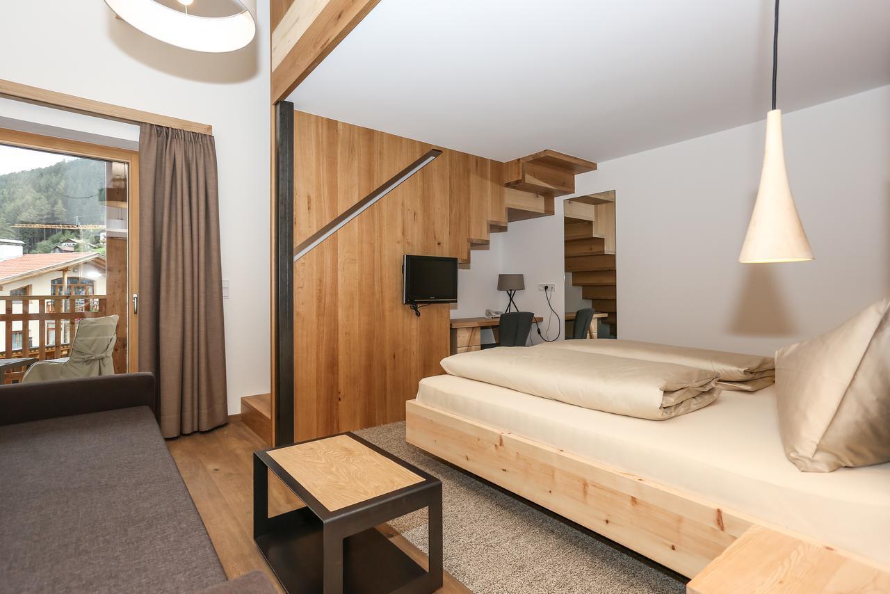 Hotel Gasthof Hoellriegl Sarentino Chambre photo