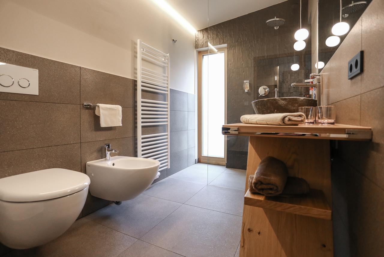 Hotel Gasthof Hoellriegl Sarentino Chambre photo