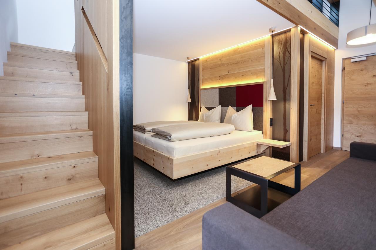 Hotel Gasthof Hoellriegl Sarentino Chambre photo
