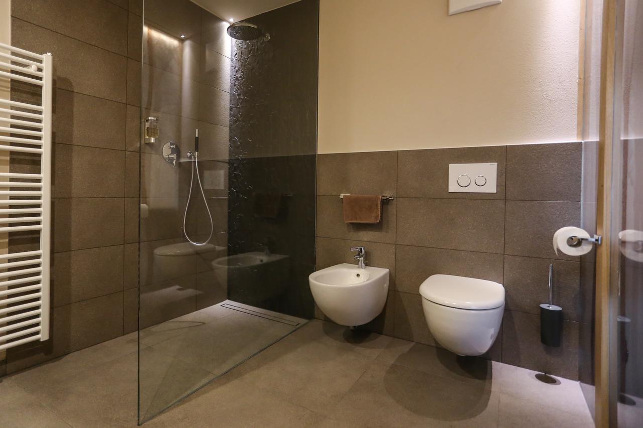 Hotel Gasthof Hoellriegl Sarentino Chambre photo