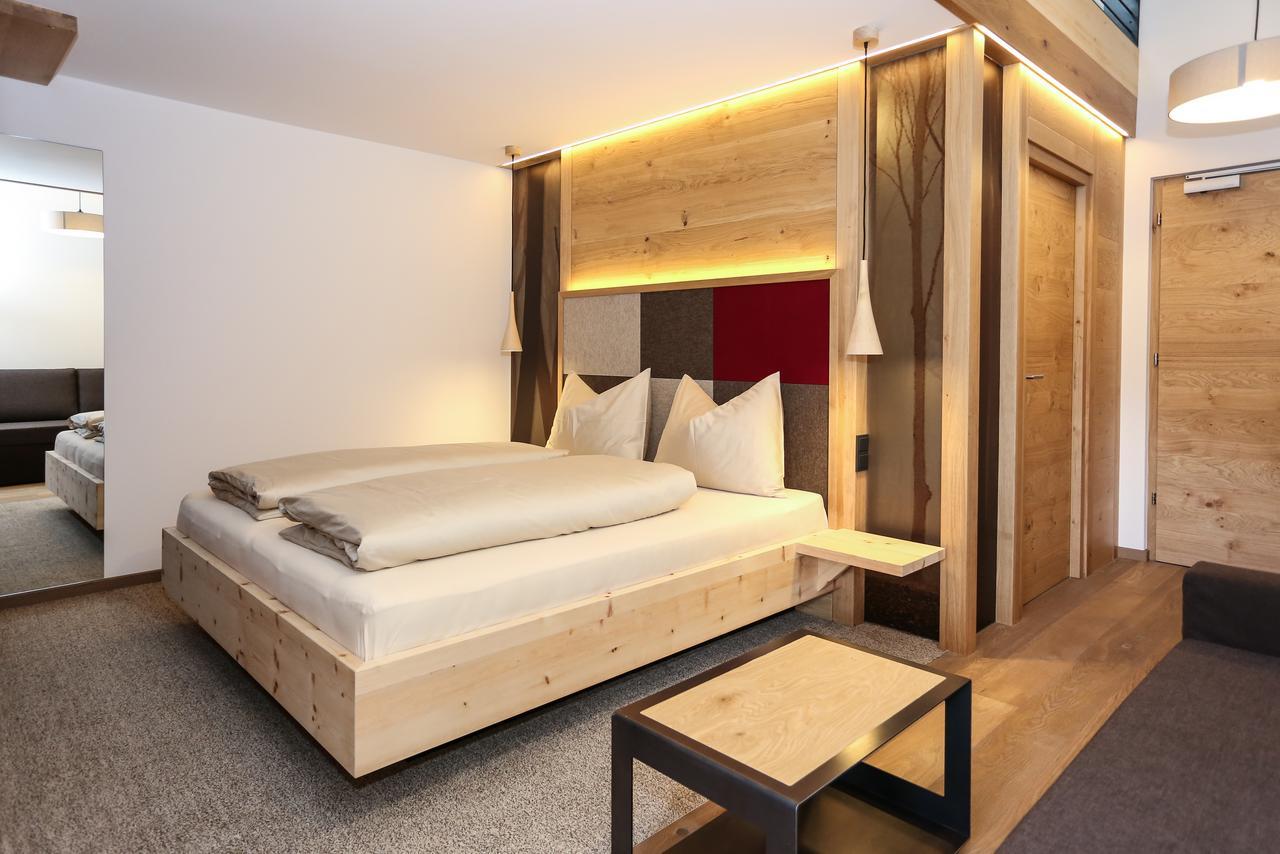 Hotel Gasthof Hoellriegl Sarentino Chambre photo