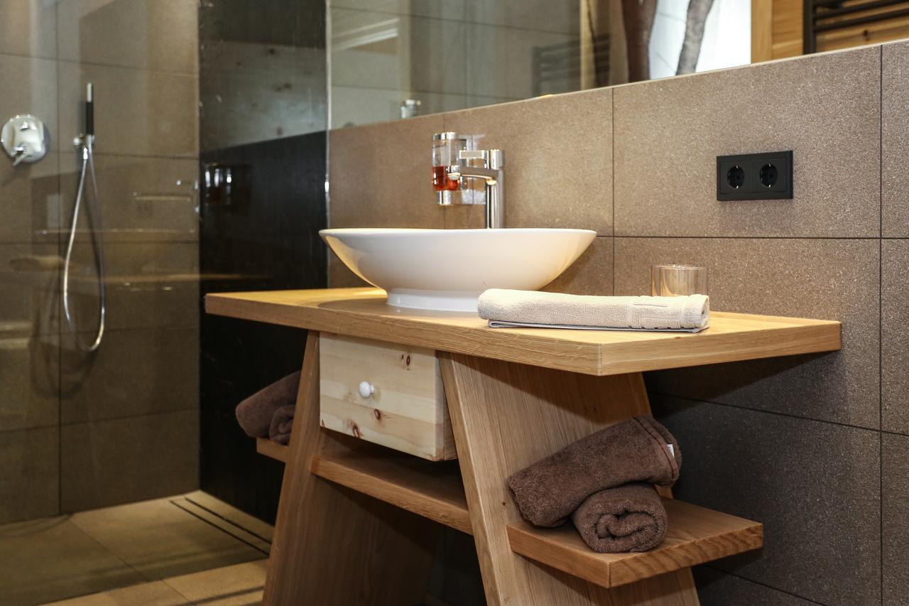 Hotel Gasthof Hoellriegl Sarentino Chambre photo